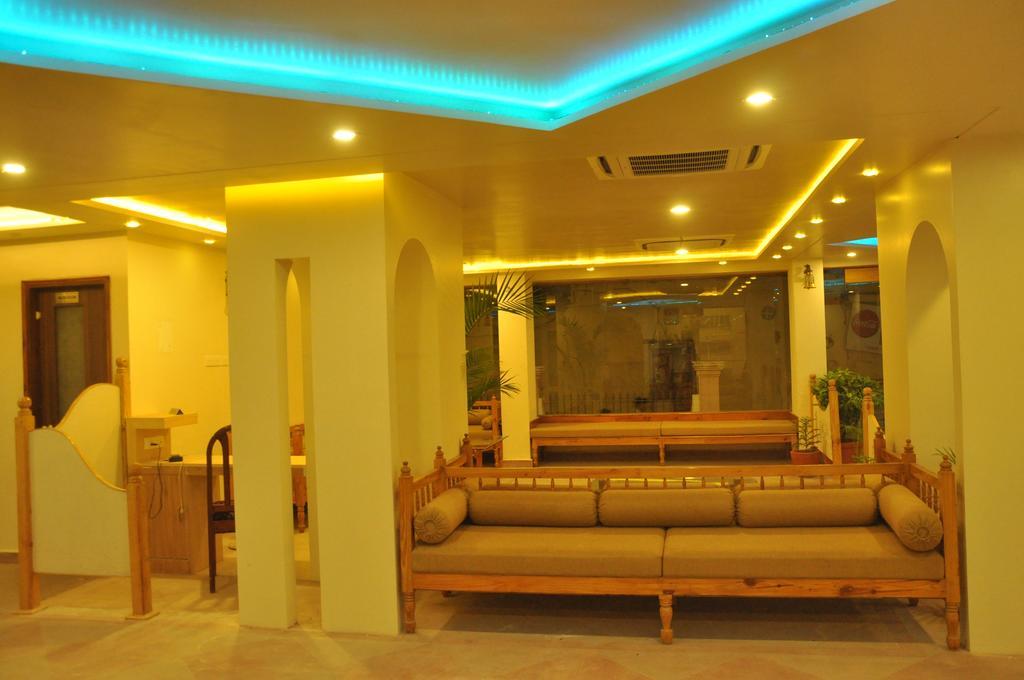 होटल Banaras Haveli 3*