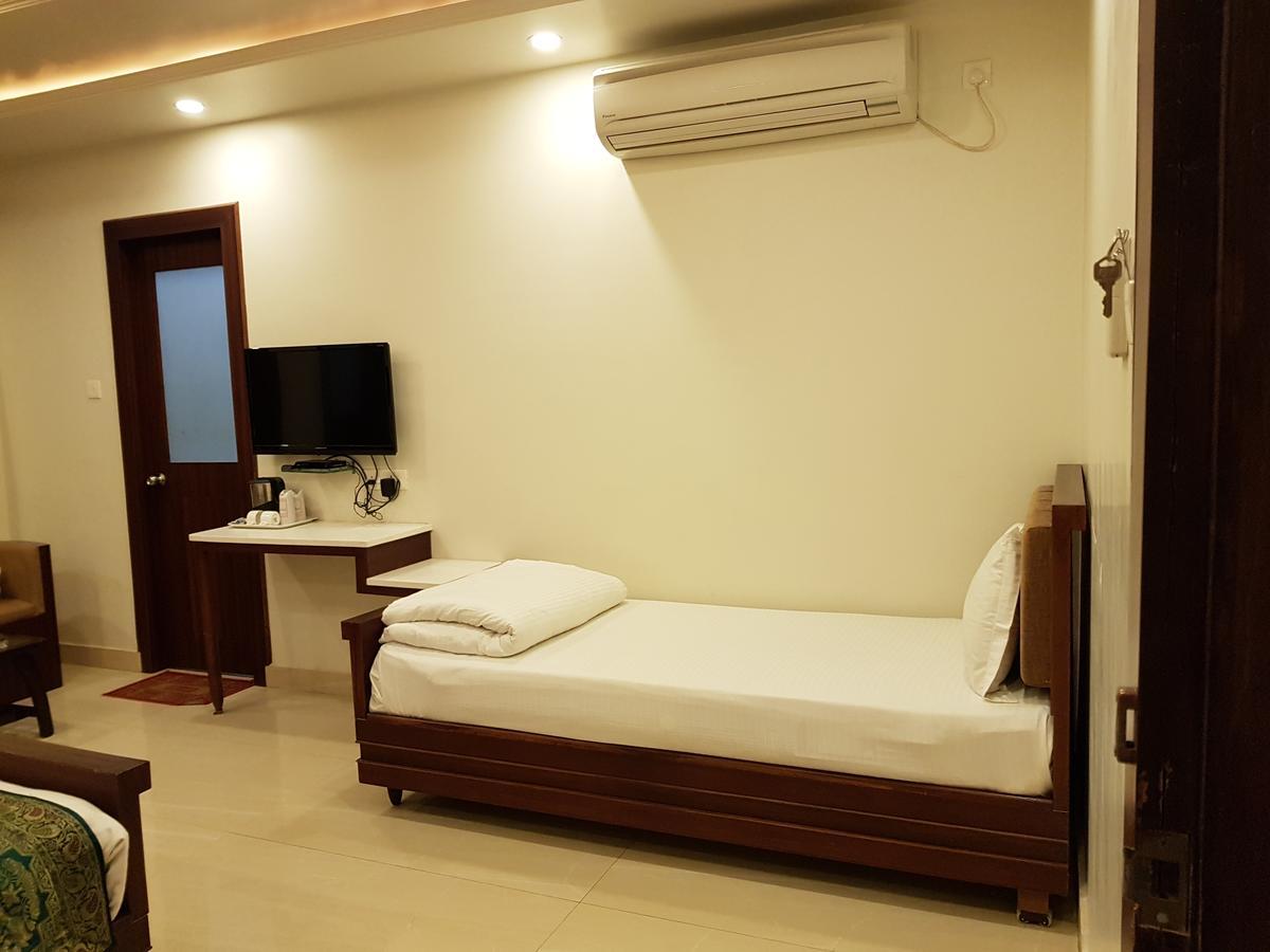 होटल Banaras Haveli 3*